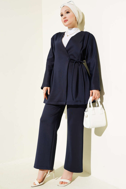 بدلة غوص من قطعتين مربوطة بخياطة على الخصر باللون الأزرق الداكن