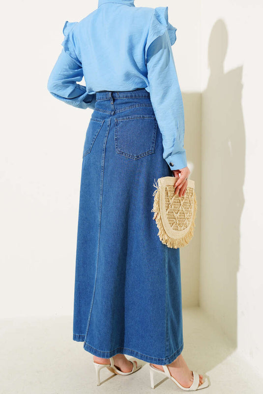 تنورة جينز بجيوب وأزرار على الخصر باللون الأزرق