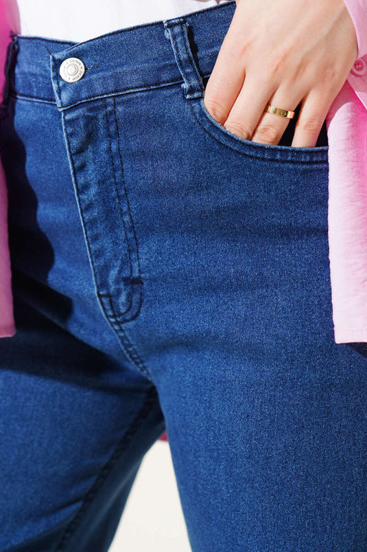 Jean à jambes larges avec boutons décoratifs