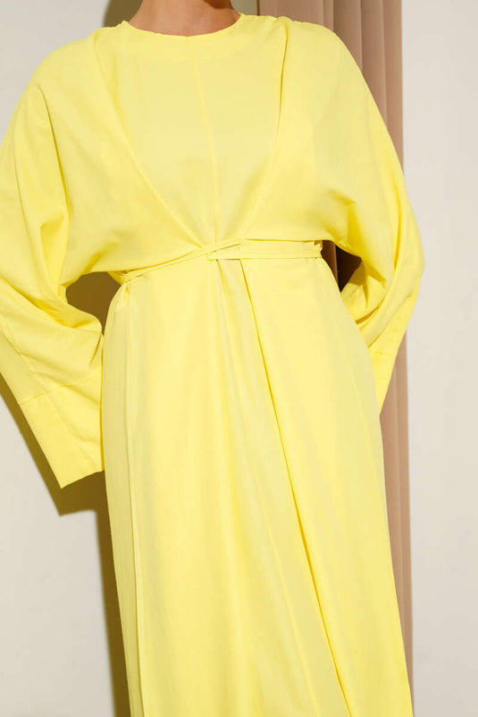 Robe basique oversize avec cordon de serrage à la taille jaune