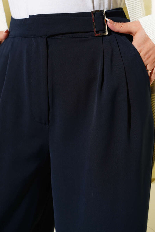 Pantalon palazzo bleu marine avec boucle de ceinture