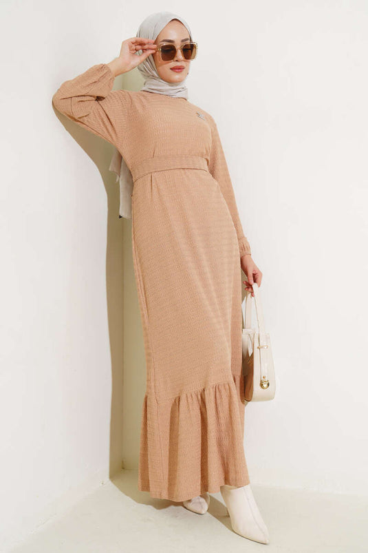 فستان مكشكش بحزام خصر لاتيه