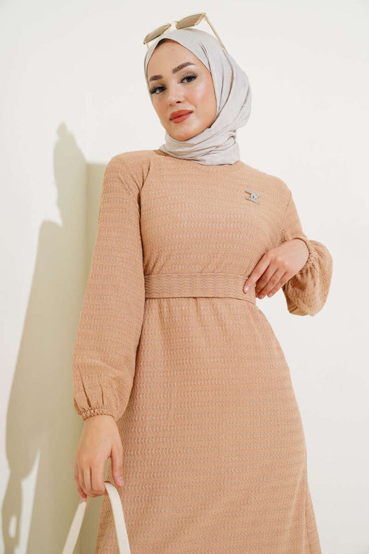 فستان مكشكش بحزام خصر لاتيه