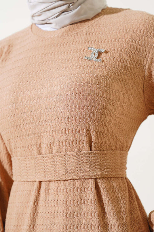 فستان مكشكش بحزام خصر لاتيه