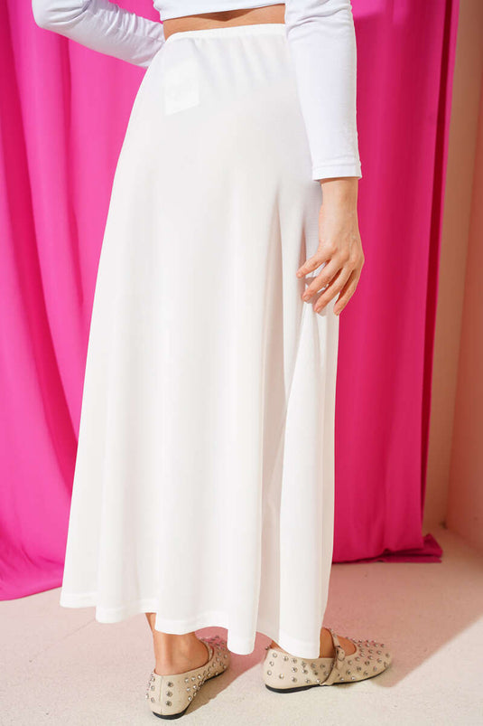 جيبون أبيض بتفاصيل رباط مطاطي