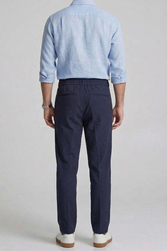 Pantalon homme en lin plissé avec détail élastique bleu marine