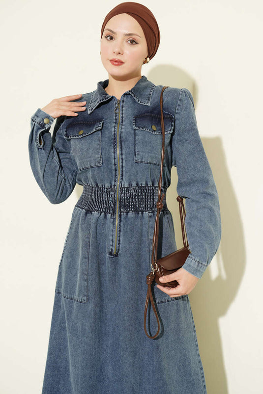 Robe En Jean Bleue À Ceinture Et Fermeture Éclair