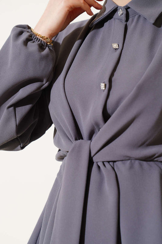 بدلة تنورة مطوية مربوطة بخصر مطاطي باللون الرمادي