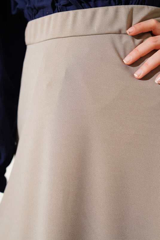 تنورة جرس أساسية بخصر مطاطي من لاتيه