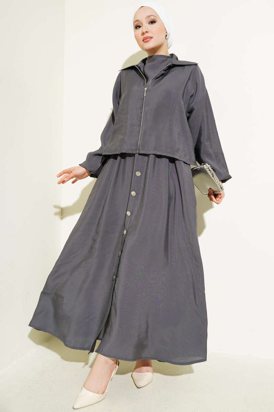بدلة فستان بتفاصيل أزرار مطاطية على الخصر باللون الدخاني
