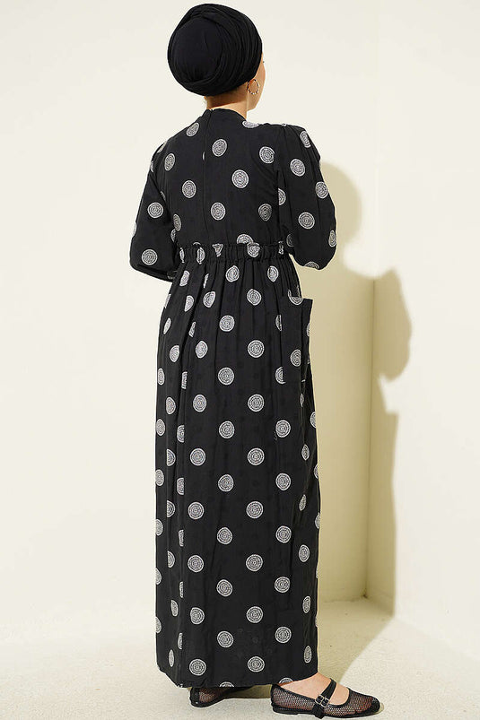 Robe Noire Élastiquée À Motifs