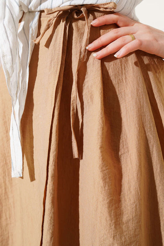 Jupe camel à taille élastique et cordon de serrage