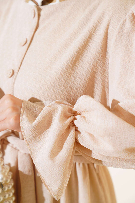 Bel Lastikli Kendinden Desenli Elbise Bej