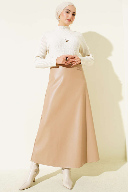 تنورة جلدية أساسية واسعة بخصر مطاطي باللون البيج