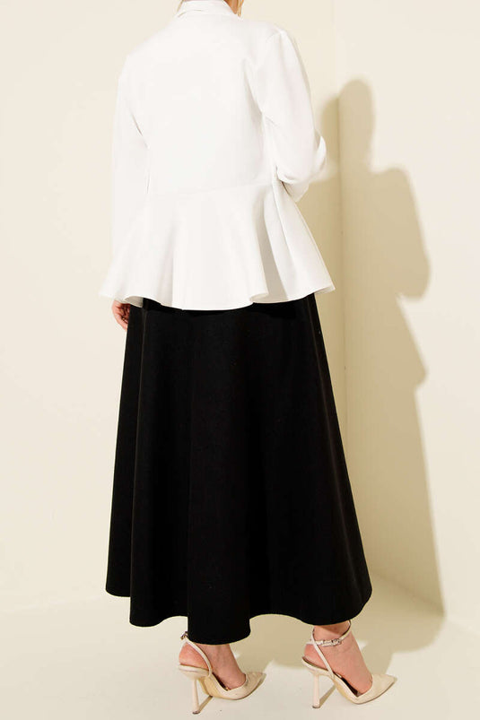 Schwarzer, ausgestellter Kaschmirrock mit elastischem Bund
