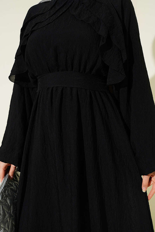 Robe noire à volants avec ceinture élastique