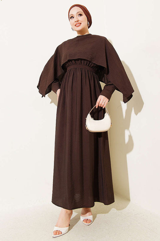 Robe à épaulettes avec ceinture élastique marron