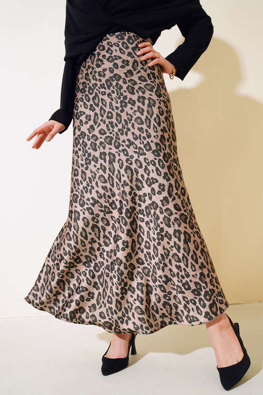 تنورة ساتان بنقشة جلد النمر وخصر مطاطي من المنك