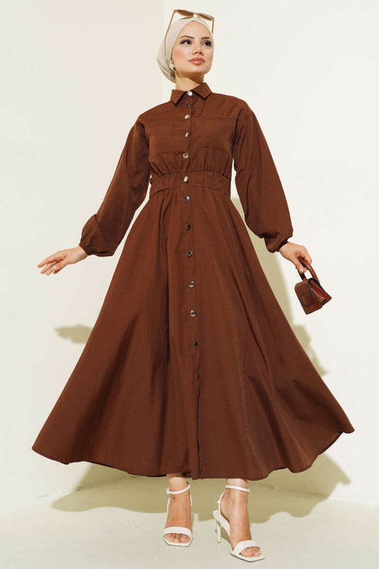 Kleid mit Gummizug und Metallknöpfen, Cognacfarben