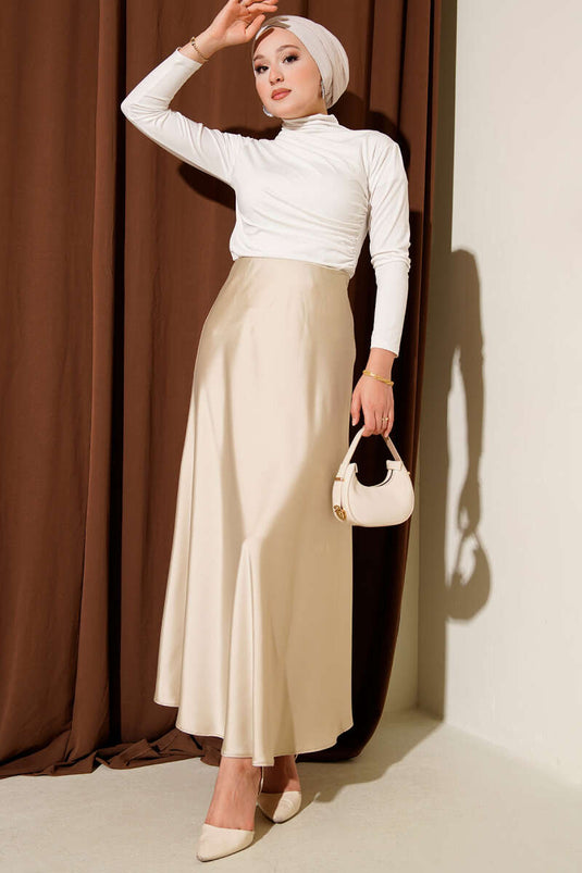 تنورة ساتان واسعة بخصر مطاطي باللون البيج