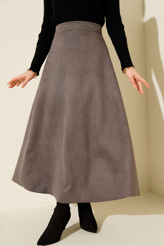 تنورة كلوش من الجلد المدبوغ المطاطي بلون الدخان