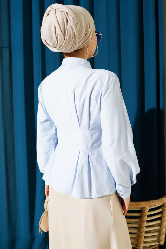 قميص قصير مفصل بقلم بيل باللون الأزرق الفاتح