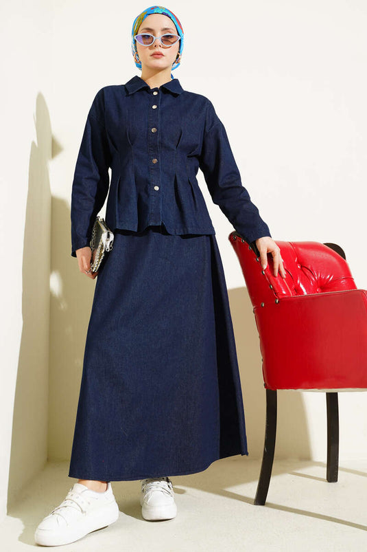 Ensemble En Denim Bleu Marine Avec Jupe Boutonnée Et Détails Perles