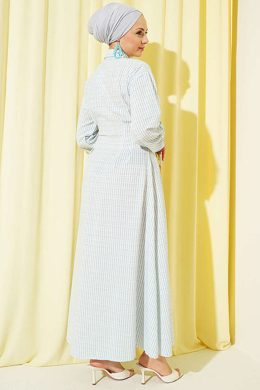 Robe boutonnée intégralement à rayures fines bleu bébé