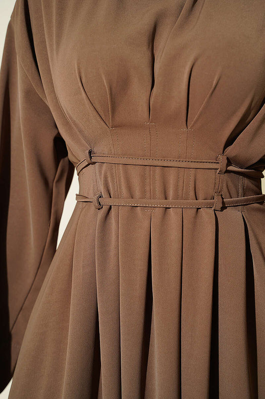 Robe Visonée Ornée Avec Ceinture Et Cordons À Franges