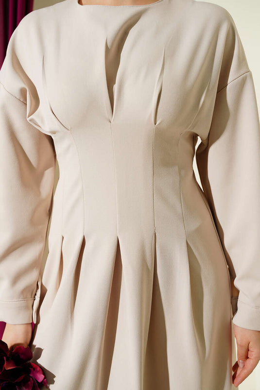 فستان مزدوج بحزام بلون البيج من بيل بنسلي