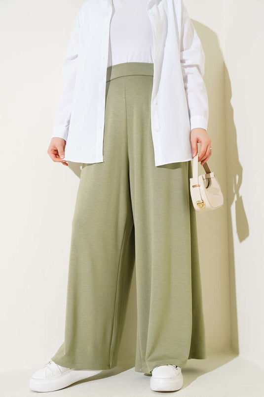 Pleated Waist Wide-Legged Casual Trousers in Almond Green
