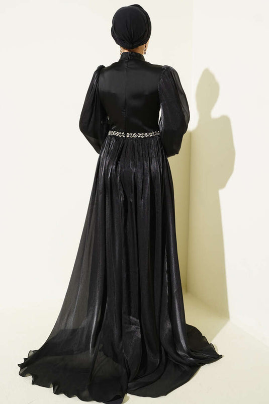 Abito da sera con mantella e pietre, nero