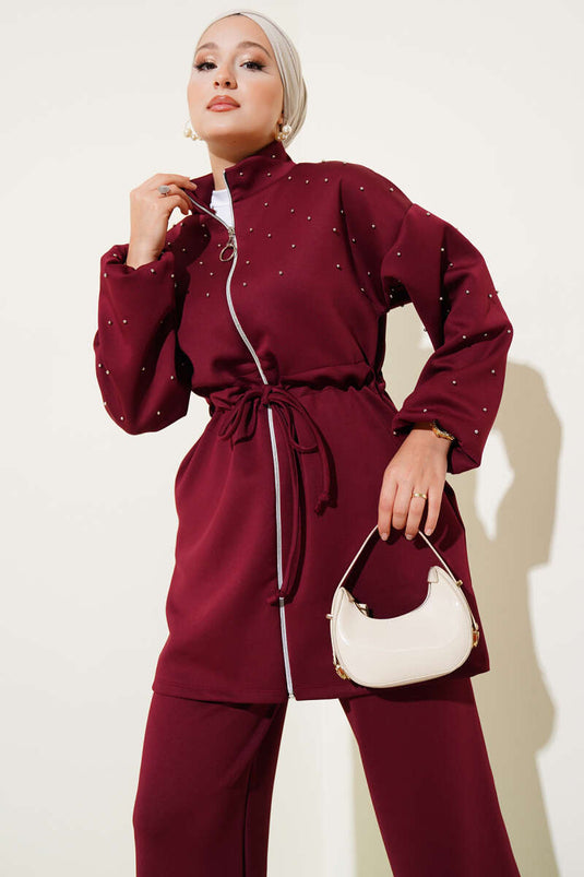 بدلة غوص من قطعتين مزينة بالخرز على الخصر بلون عنابي