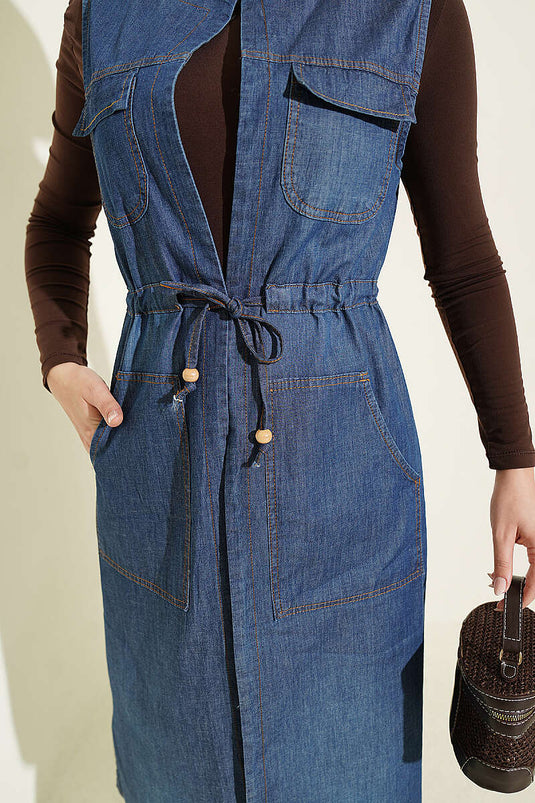 Blauer Jeansweste Mit Taschen Und Tunnel