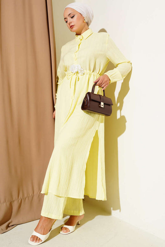 قميص طويل بحزام خصر بأزرار، طقم من قطعتين، أصفر