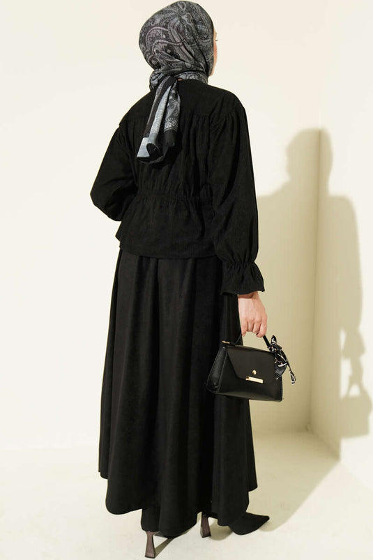 Completo In Velluto Nero Con Gonna In Tulle