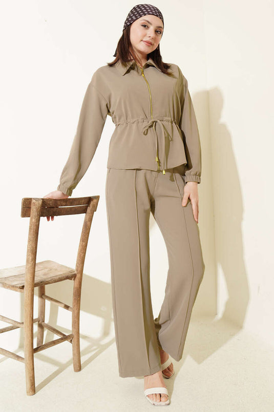 Ensemble basique deux pièces beige avec ceinture et fermeture éclair