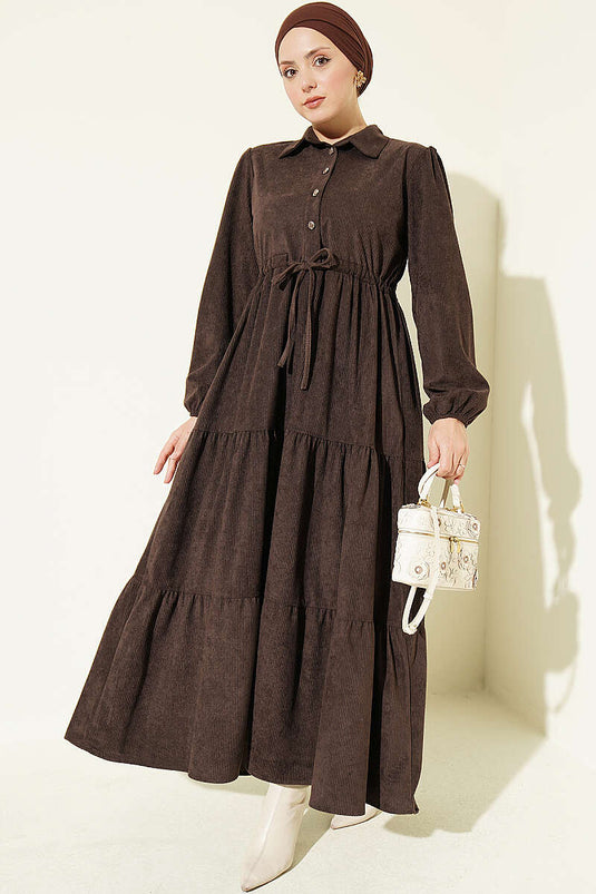 Samtkleid In Kaffee Mit Gürtel