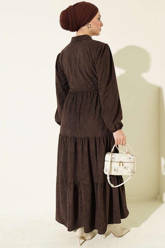 Samtkleid In Kaffee Mit Gürtel