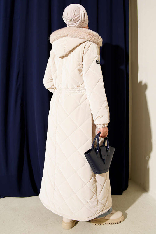 معطف مبطن بغطاء للرأس عند الخصر من الحجر