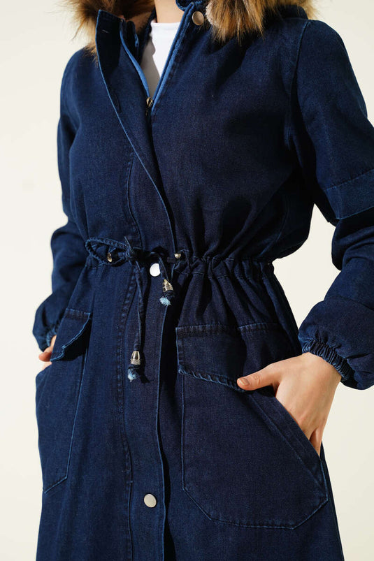 Veste en jean bleu marine à capuche avec tunnel de taille