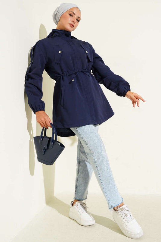 Trenchcoat mit Tunnelzug und Kapuze in Marineblau