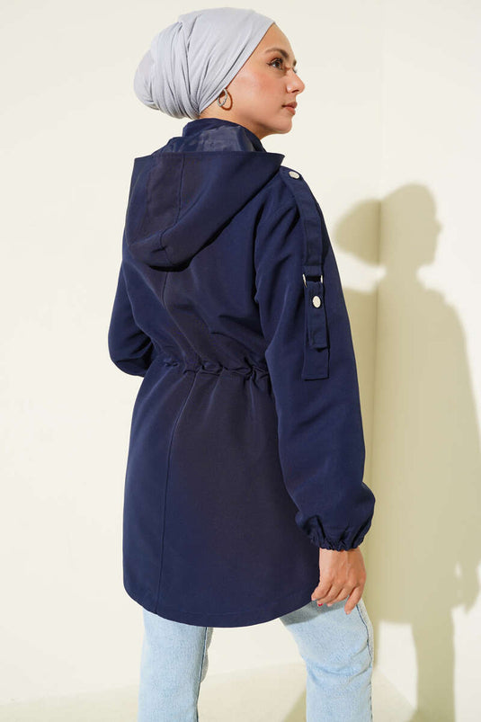 Trenchcoat mit Tunnelzug und Kapuze in Marineblau