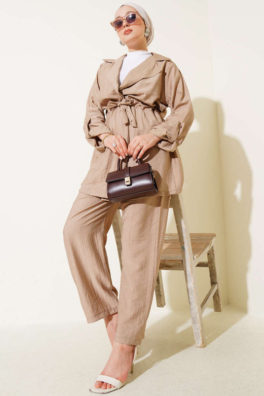 بدلة لاتيه مزدوجة الصدر من قطعتين مع نفق خصر