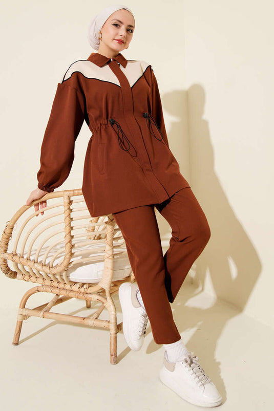 طقم مزدوج بحواف الكتف مع فتحة Bel Tünelli باللون البني