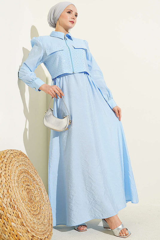Completo con giacca increspata e pietre, colore azzurro baby