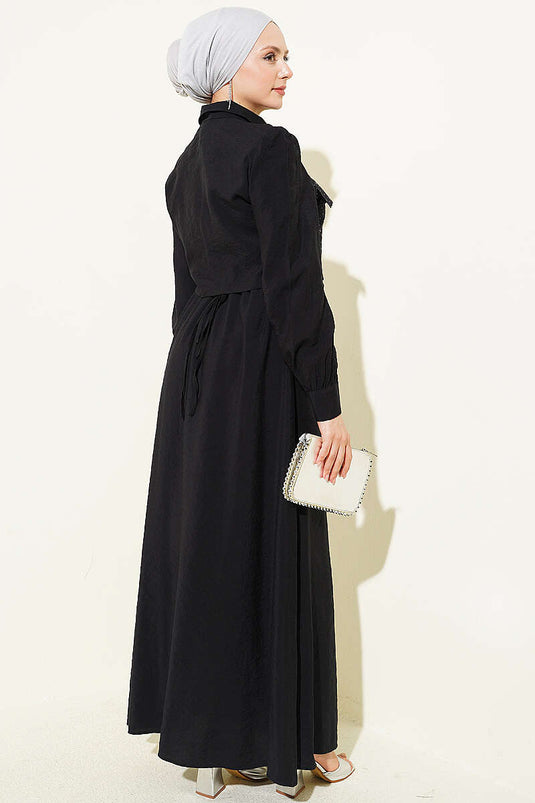 Ensemble robe salopette avec veste à pierres et ceinture noire Bel Tünelli