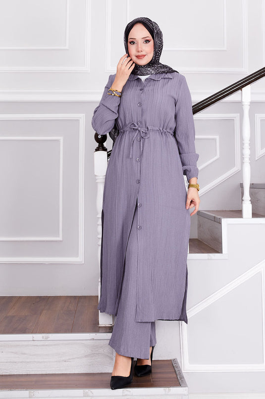 بدلة حجاب رمادية مع بنطلون مربوط عند الخصر