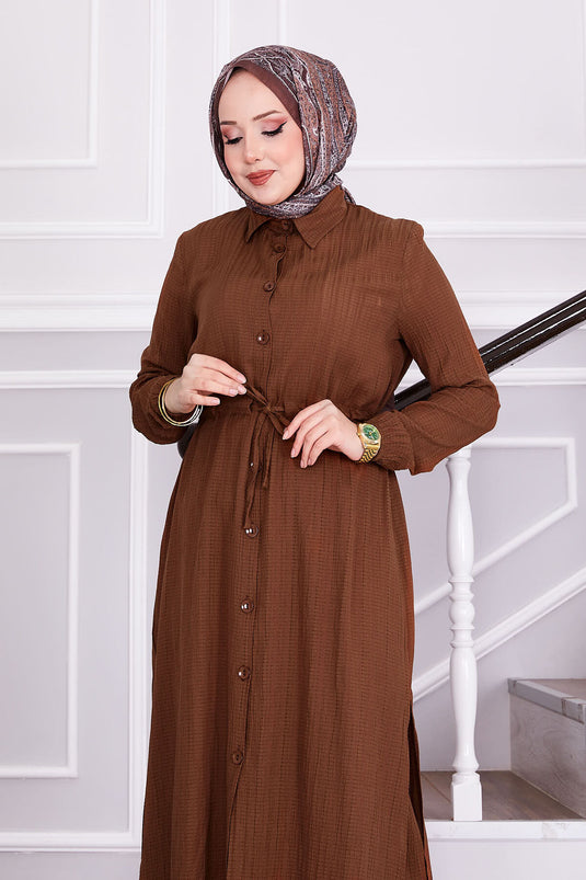 بدلة حجاب بنية اللون مع بنطلون مربوط عند الخصر
