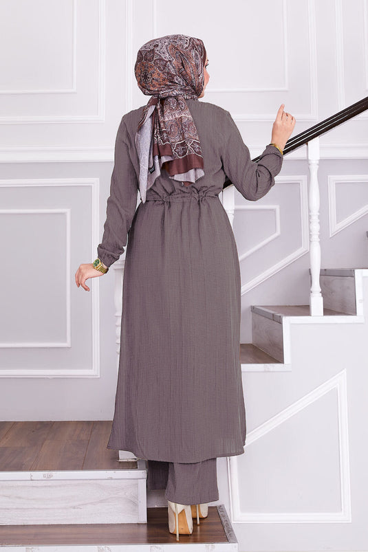 Modest Set Met Broek En Riem In Mink